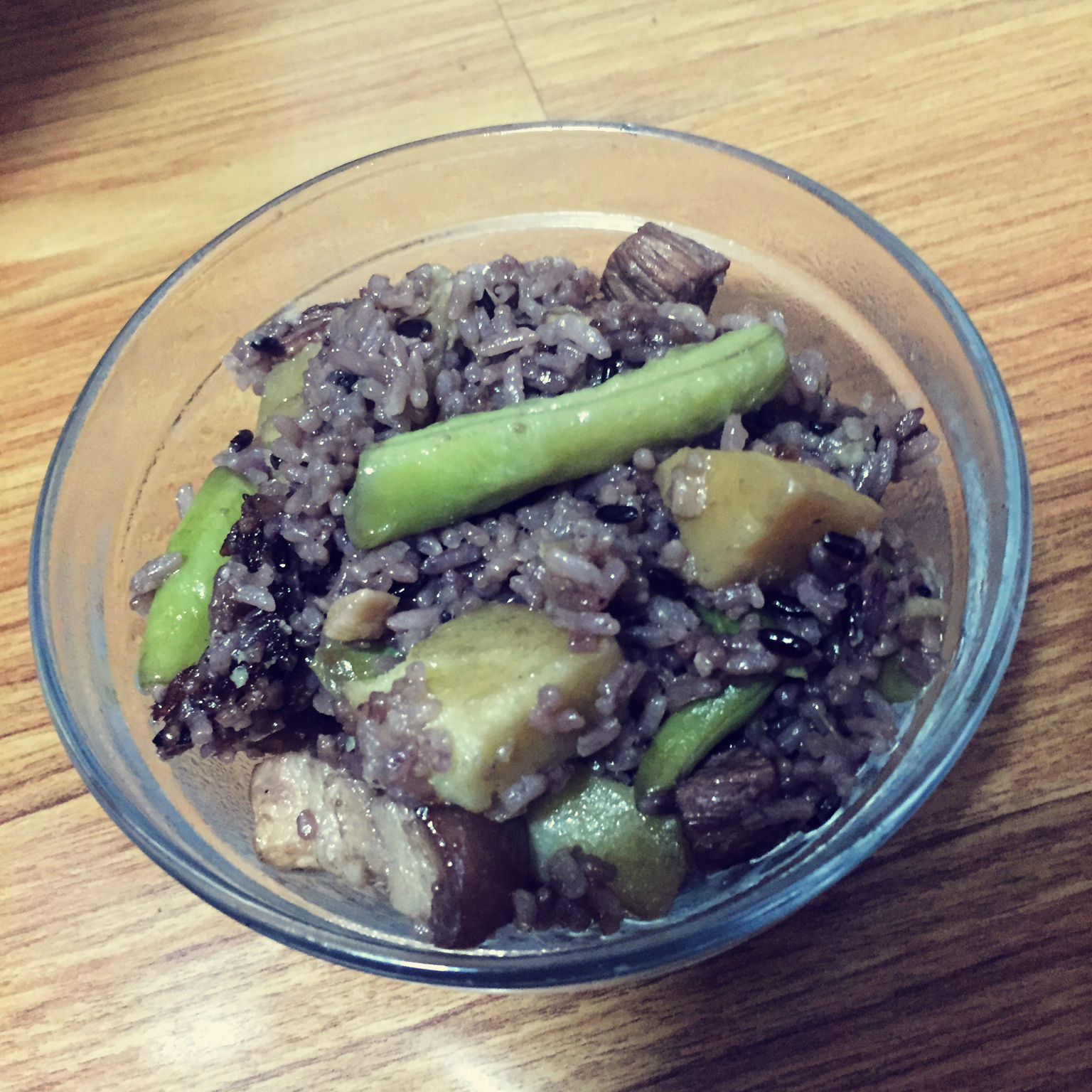 五花肉豆角焖饭