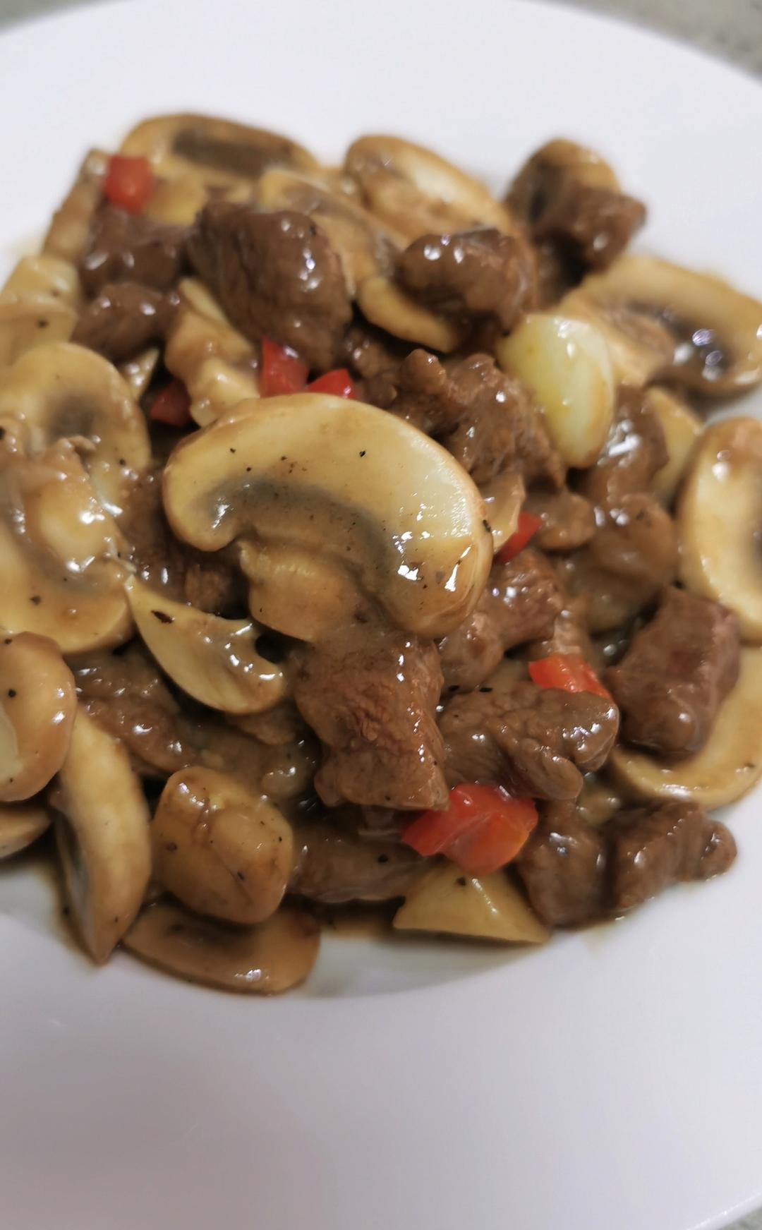 蒜香口菇牛肉粒