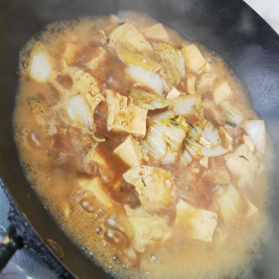 很香的白菜炖五花肉