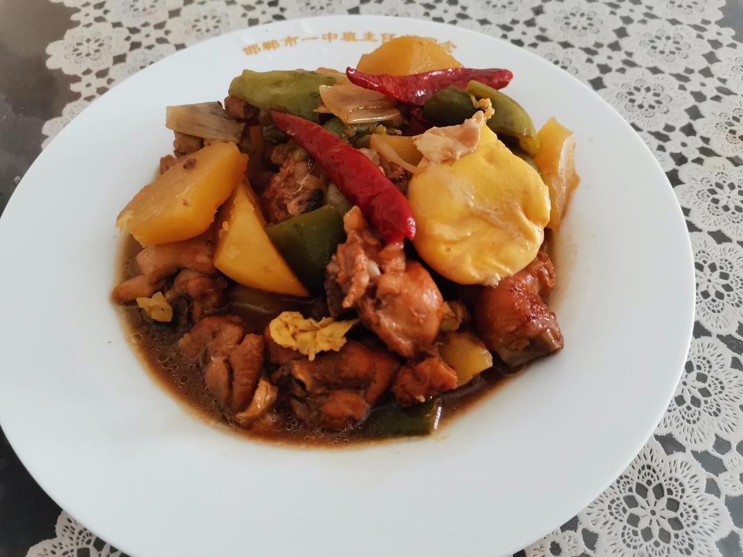 鸡腿炖土豆 上桌秒空盘 汤都喝干了！