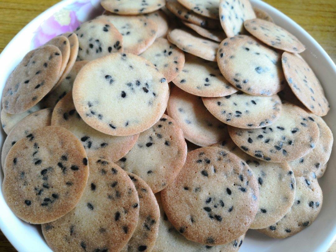 小时候的味道 — 芝麻鸡蛋薄脆饼干