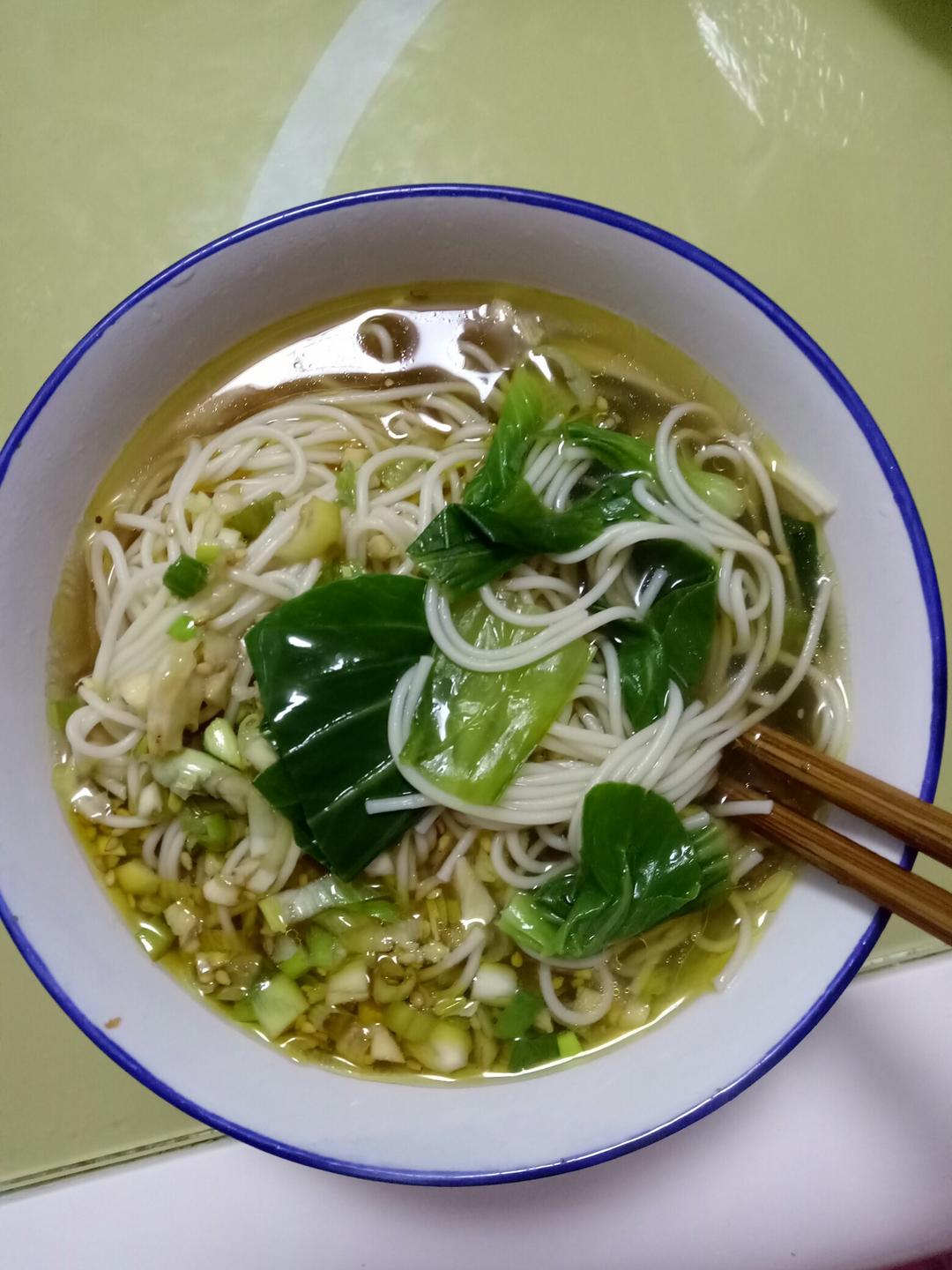 mm妮儿做的王大厨酸汤面