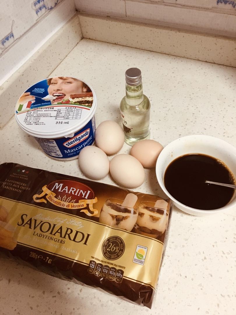 在欧洲学会的经典版提拉米苏