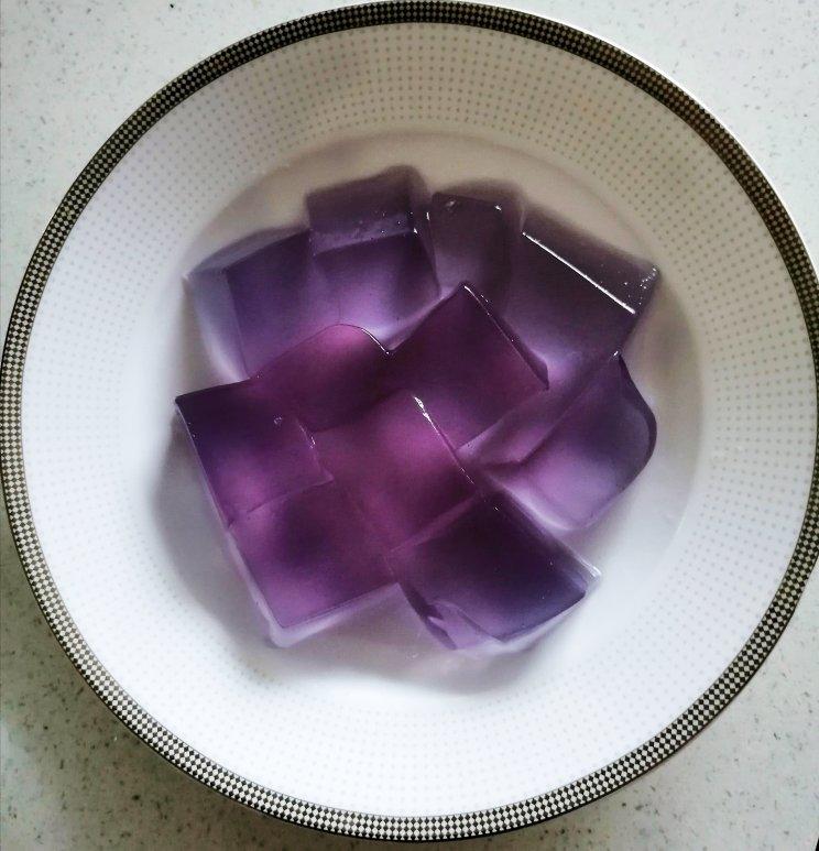 简静用户6517_7ae2做的牛奶白凉粉果冻