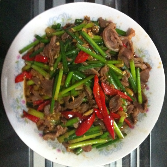 韭菜花炒鸡胗