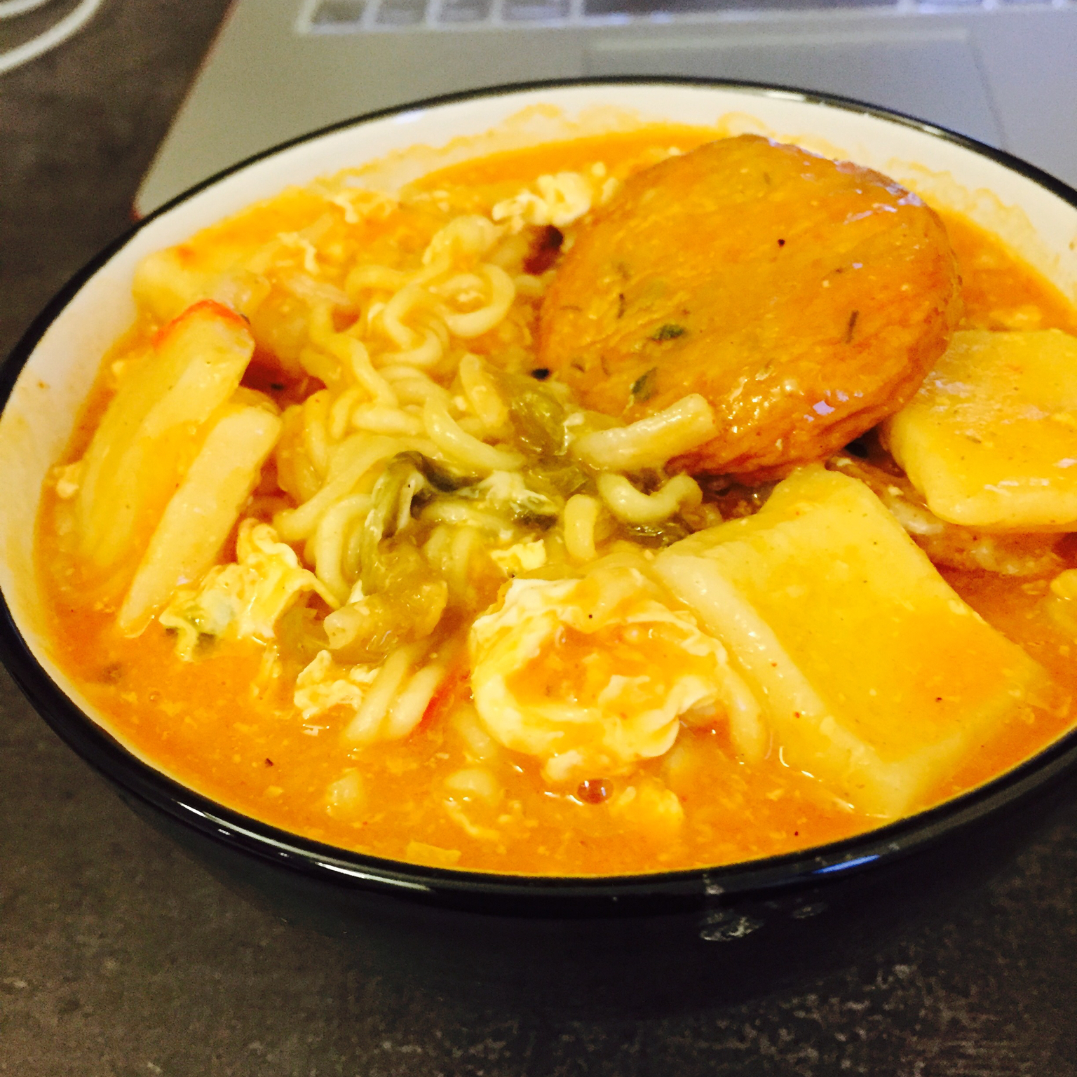 芝士拉面炒年糕—韩国街边美食改良版
