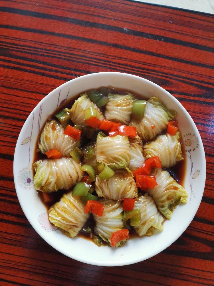 过年餐桌上必备的一道菜，翡翠白玉卷