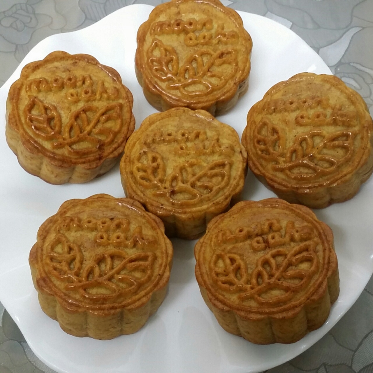 广式月饼—蛋黄莲蓉月饼