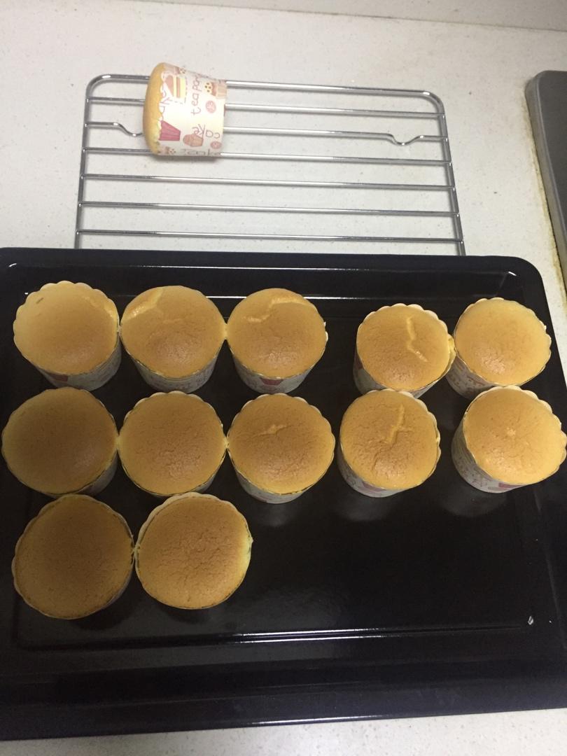 纸杯蛋糕 8寸戚风蛋糕的量