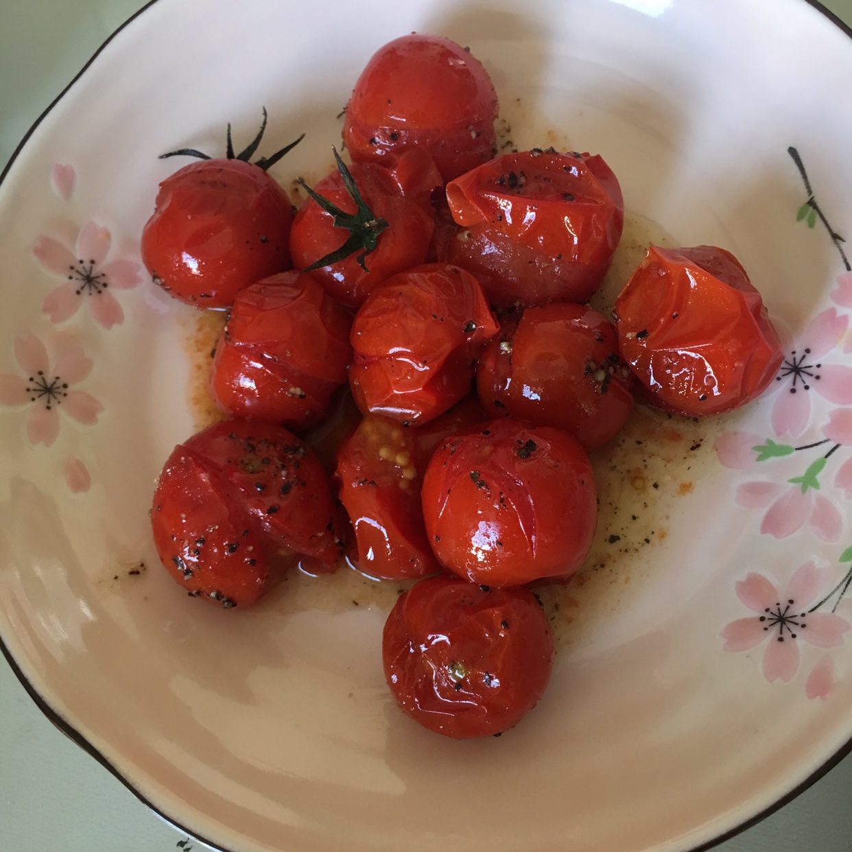 〖快手烤箱菜〗烤樱桃番茄的做法 步骤2