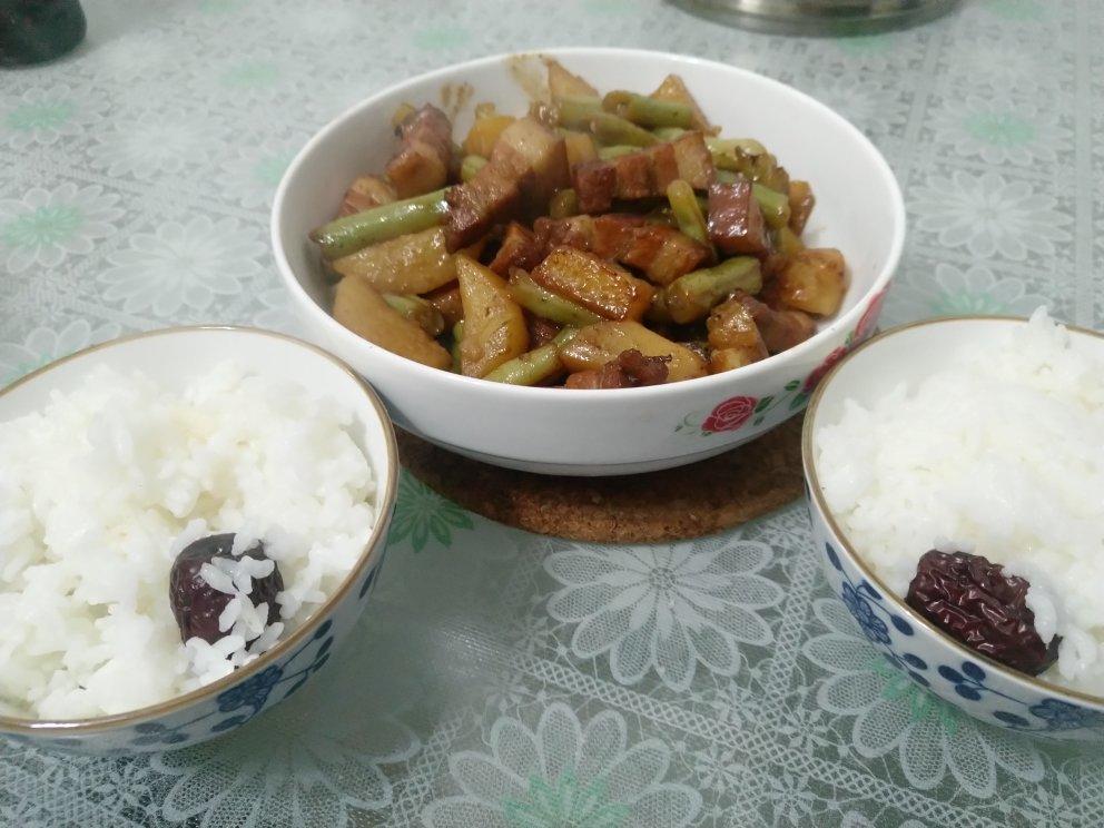 红烧肉土豆炖豆角