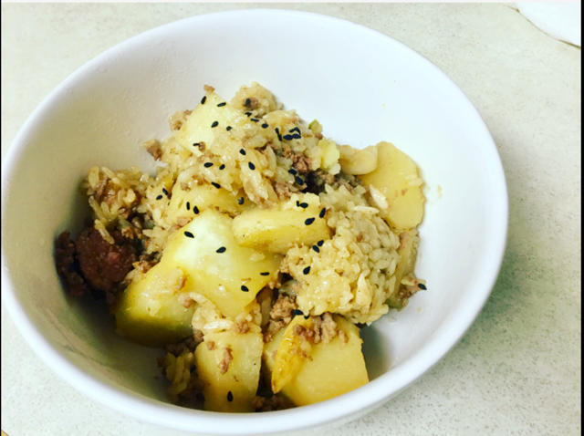 土豆焖饭（电饭锅版）