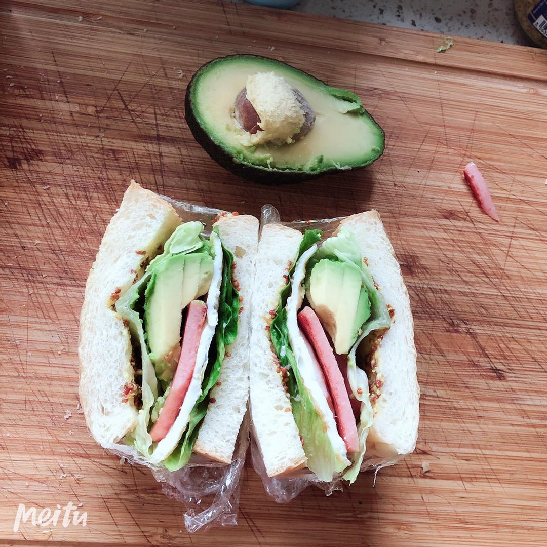 如何做超厚的沼三明治~详细tip！牛油果鸡蛋午餐肉三明治~