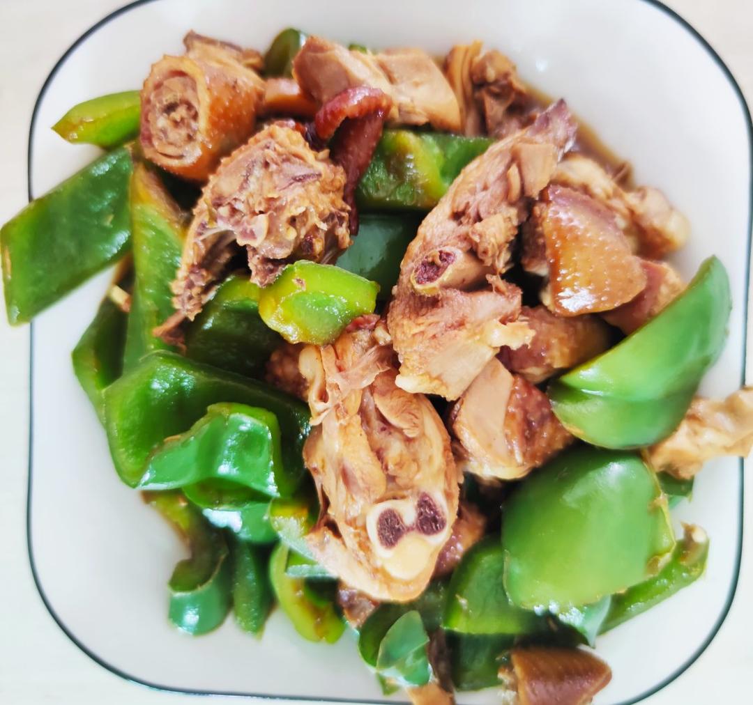 红烧鸡块 大盘鸡 青椒炒鸡做法