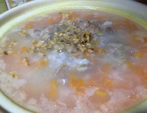 松茸胡萝卜排骨粥一一一辅食系列之一(儿童健康饮食)的做法 步骤3