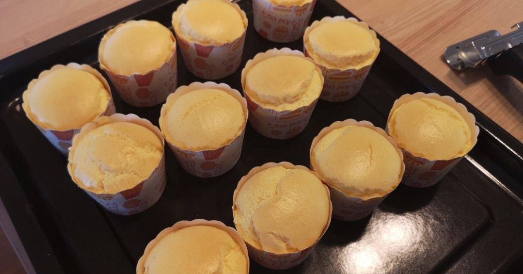 不塌不凹的纸杯戚风蛋糕