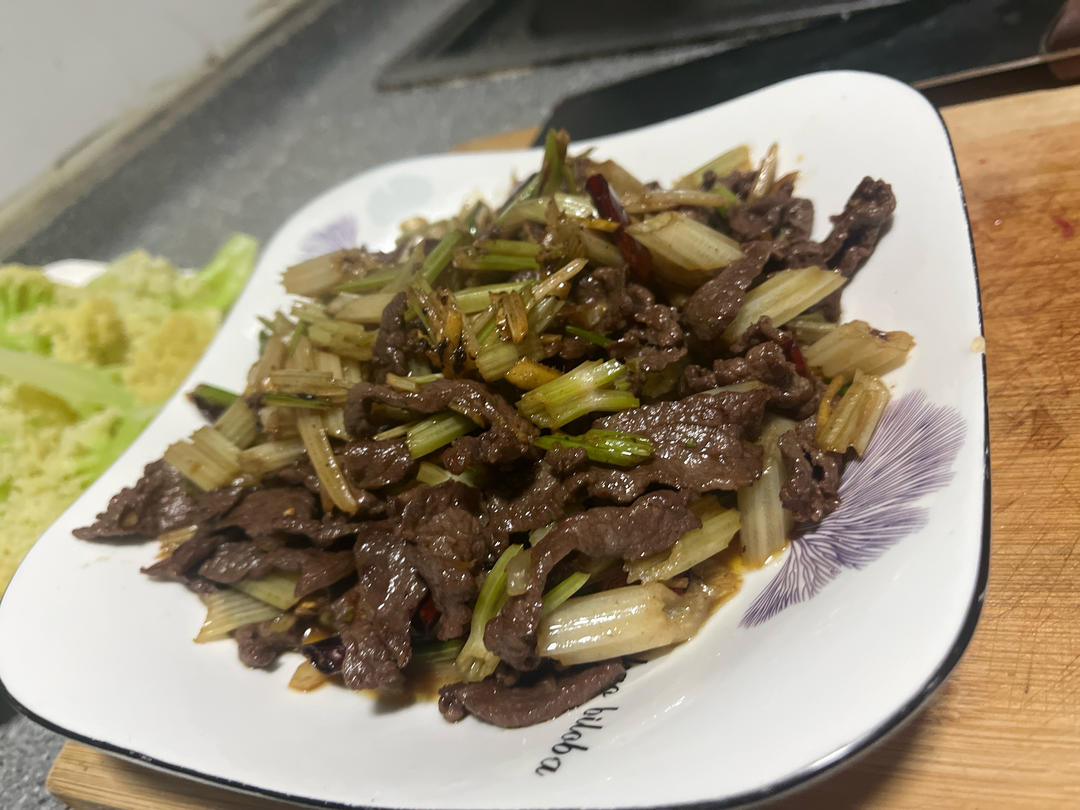 芹菜炒牛肉