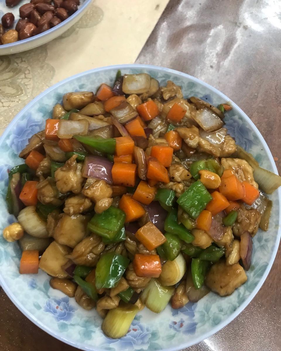 宫爆鸡丁~~米饭好伴侣，甜香鲜，家有孩子的一定要这样做，营养美味好吸收