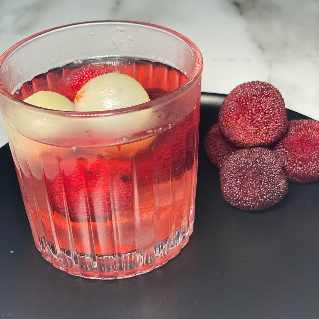 网红杨梅荔枝饮的做法