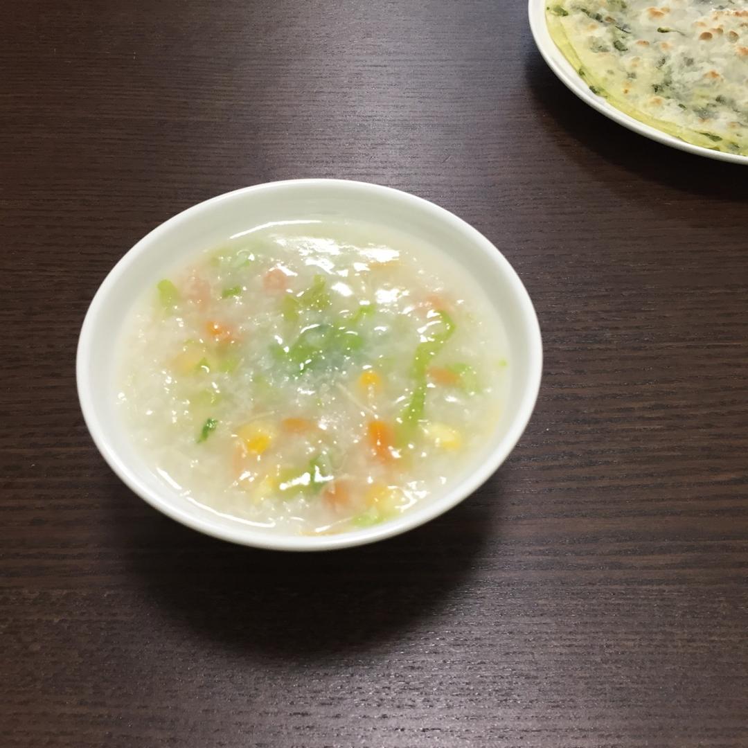 2017-06-11 17:04:00蔬菜瘦肉粥你喜欢的米煮粥,瘦肉糜
