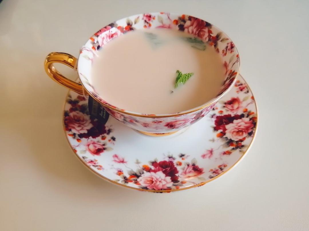 薄荷奶茶