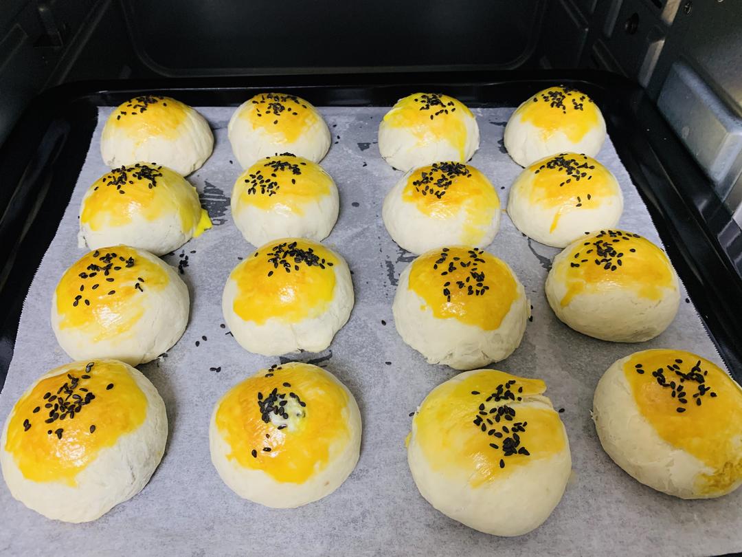 蛋黄酥的做法