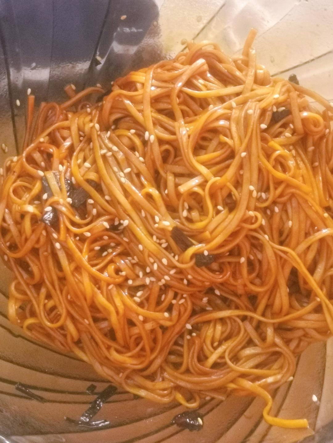 10分钟搞定的一碗葱油拌面