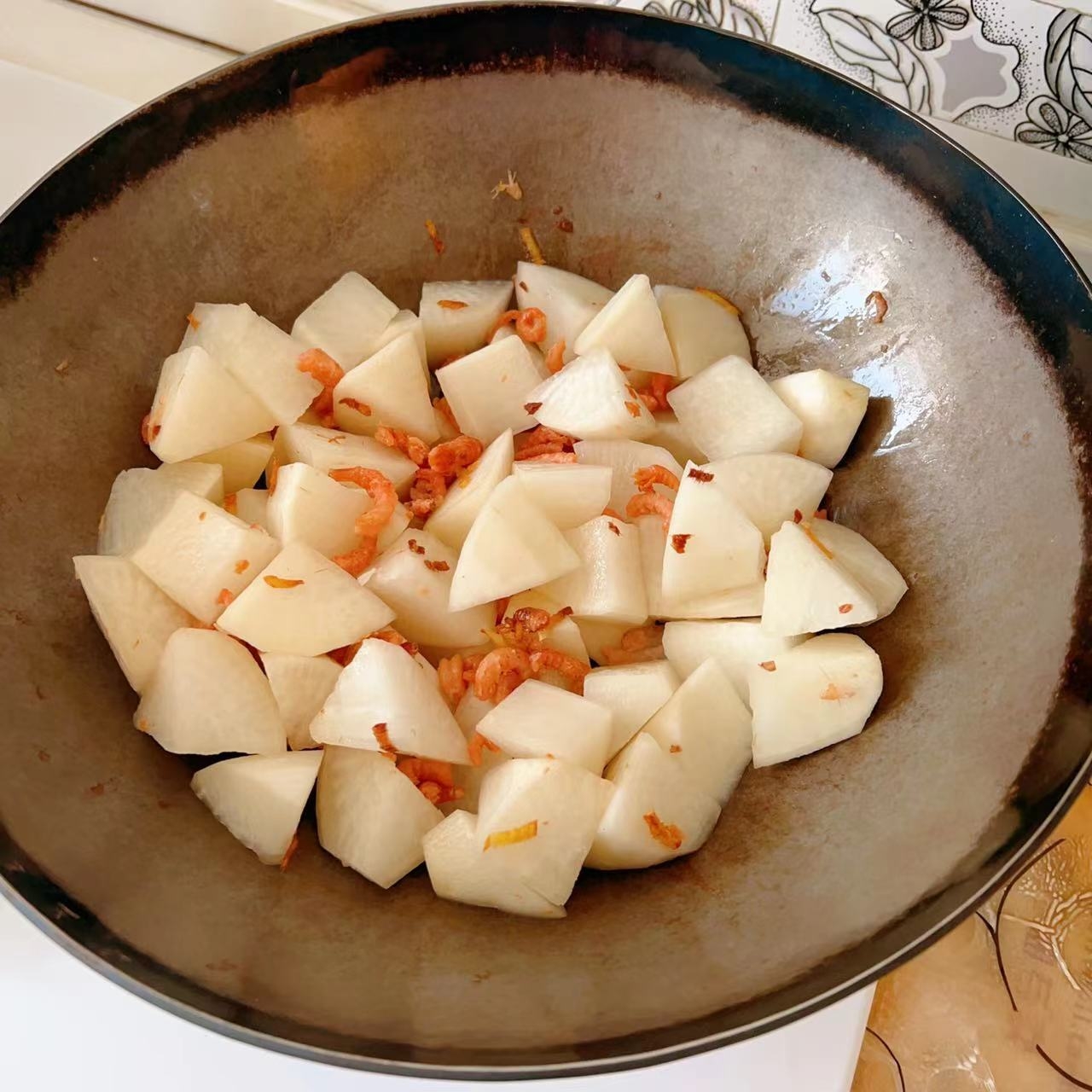 鱿鱼干扇贝海米(鲜甜萝卜汤)鲜掉眉毛的干货萝卜汤的做法 步骤10