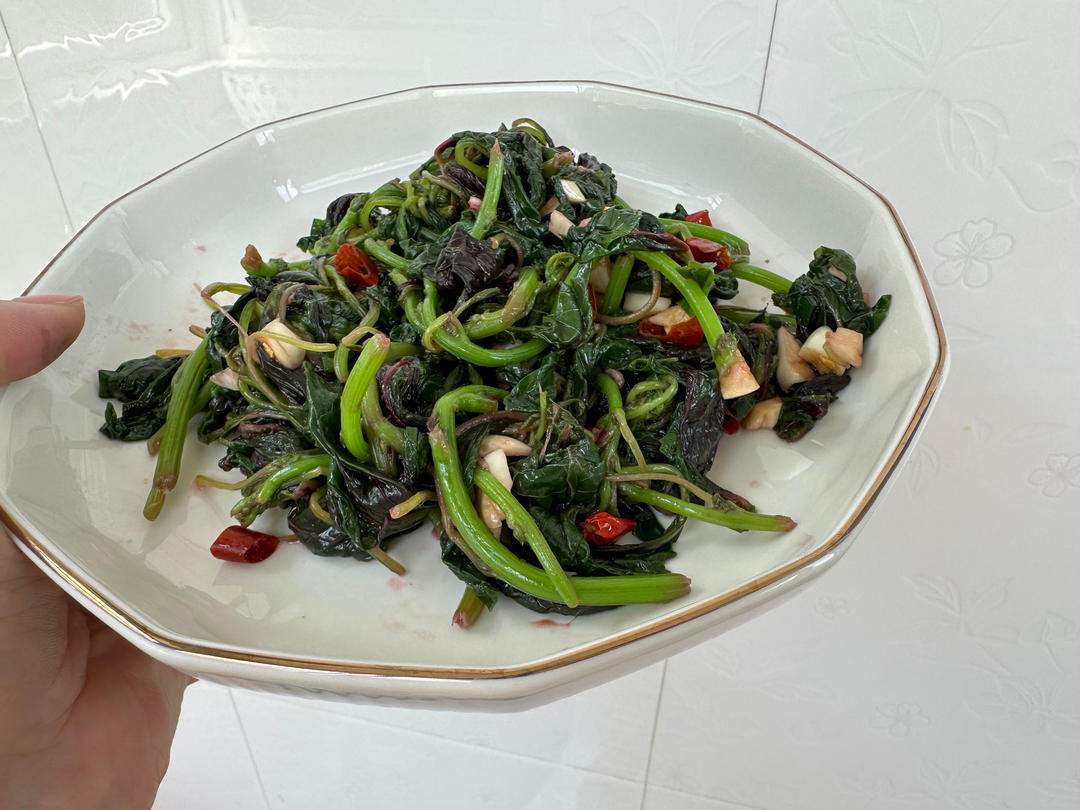 拌苋菜比炒的好吃