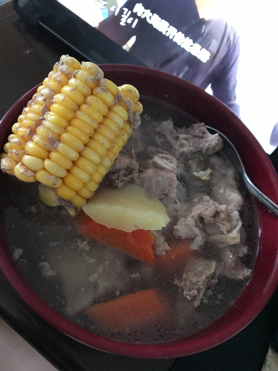 胡萝卜玉米排骨汤