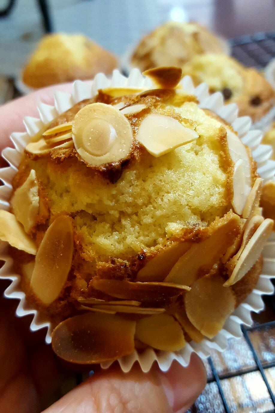 伟程妈--辽阳做的杏仁蛋糕