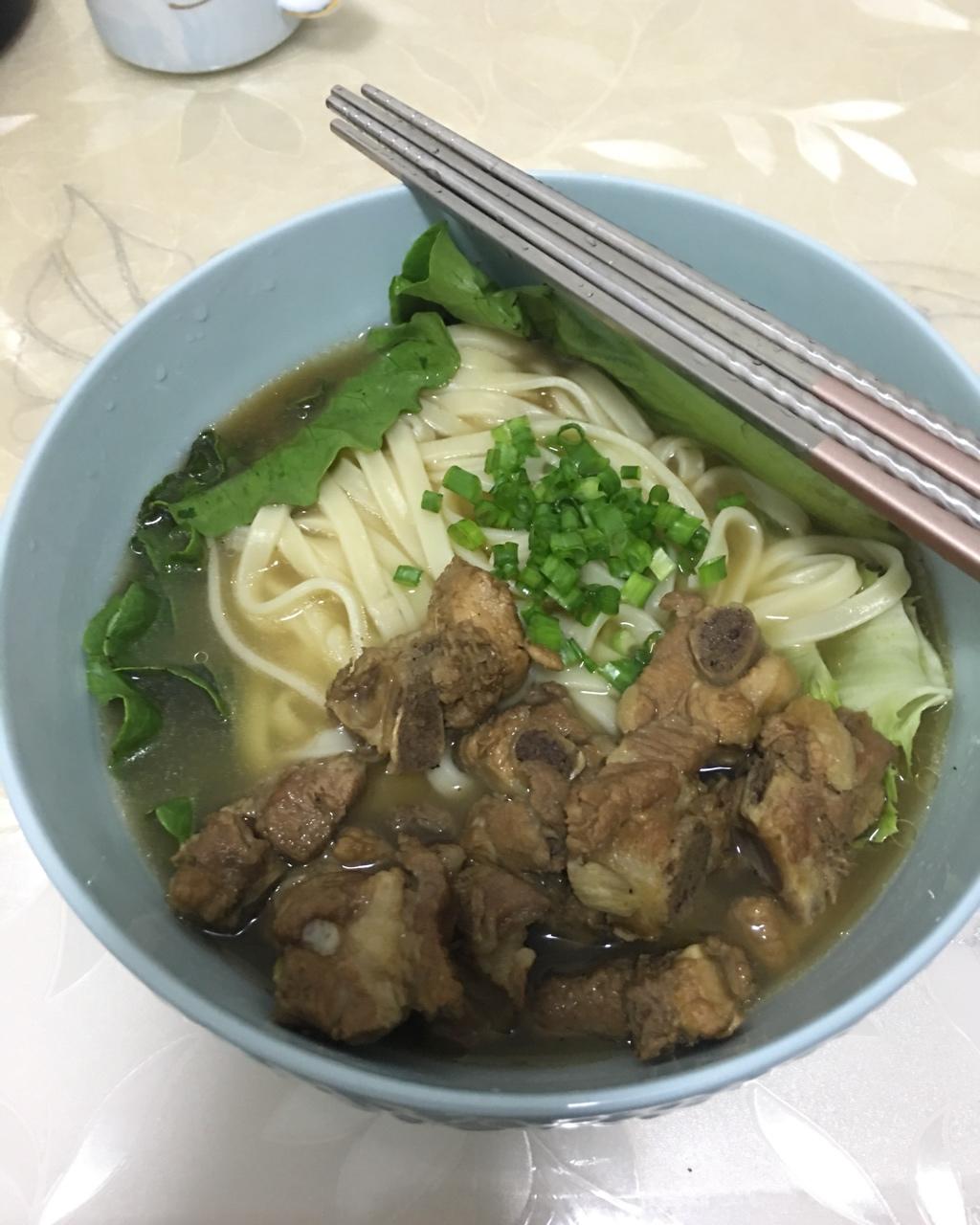 oreosunny做的红烧麻油排骨面