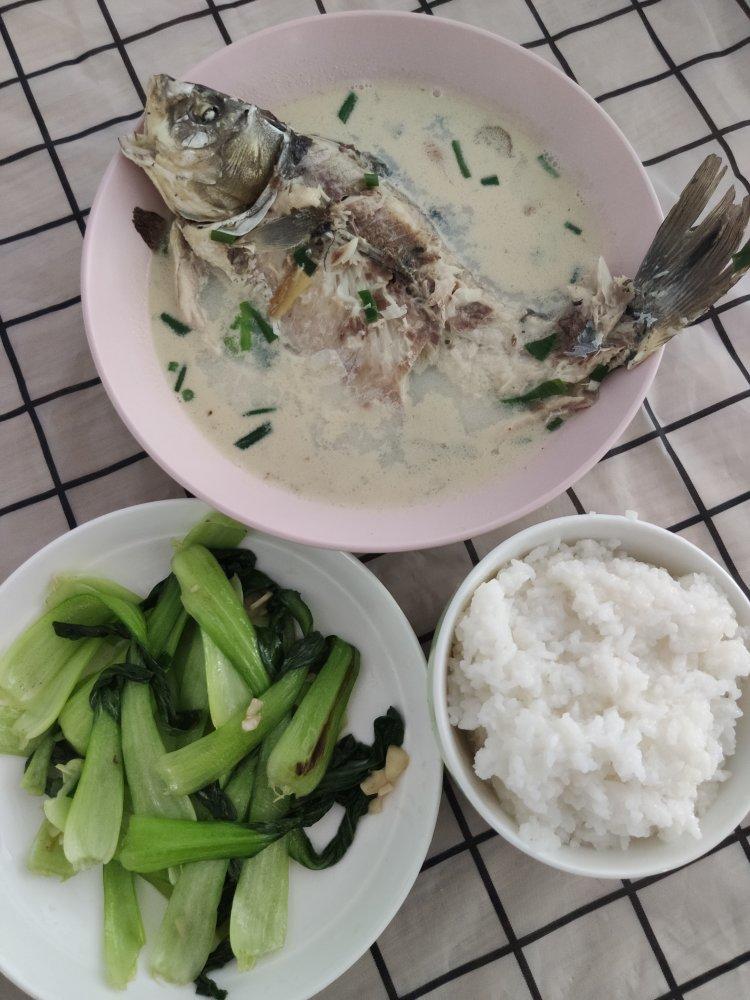 鲫鱼汤