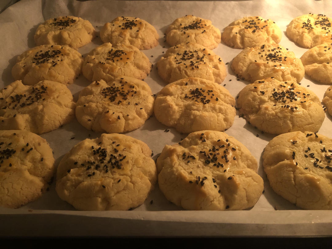 轻轻一按就碎掉的原味桃酥（不输猪油版）