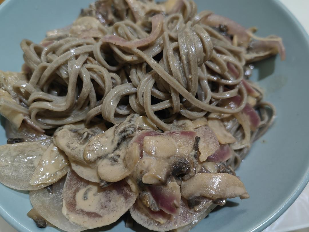 孩子们的最爱：奶油蘑菇培根意面