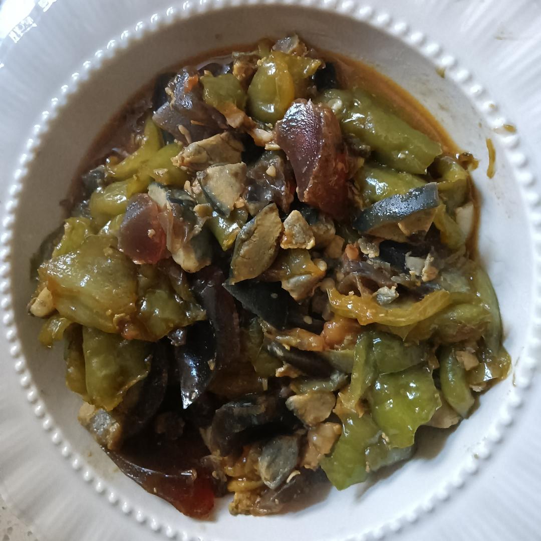 每个人都可以下三碗饭的辣椒擂皮蛋