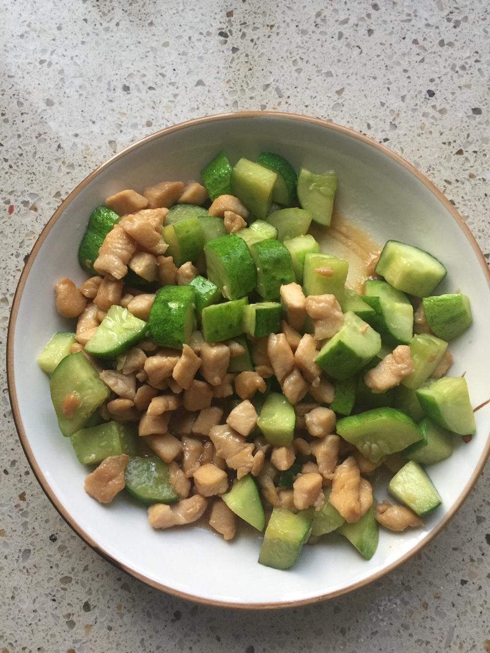 黄瓜鸡丁