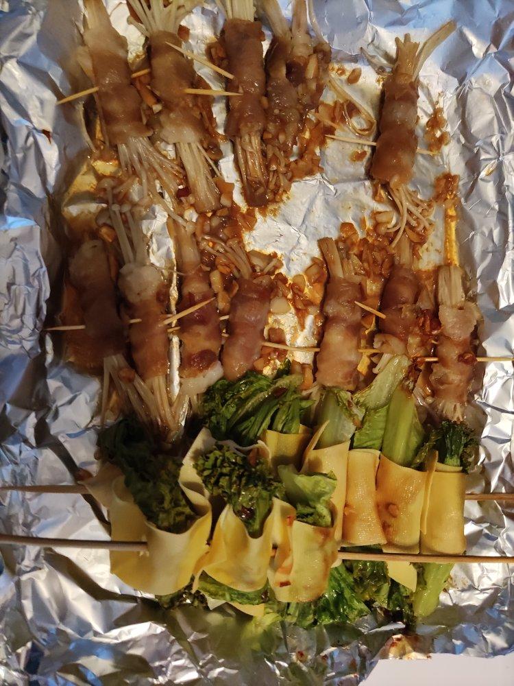 烤肥牛金针菇卷