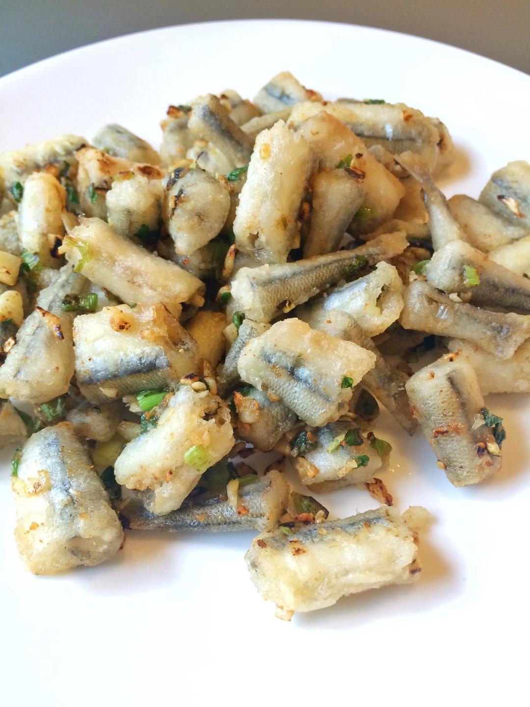 椒盐鳕鱼仔的做法