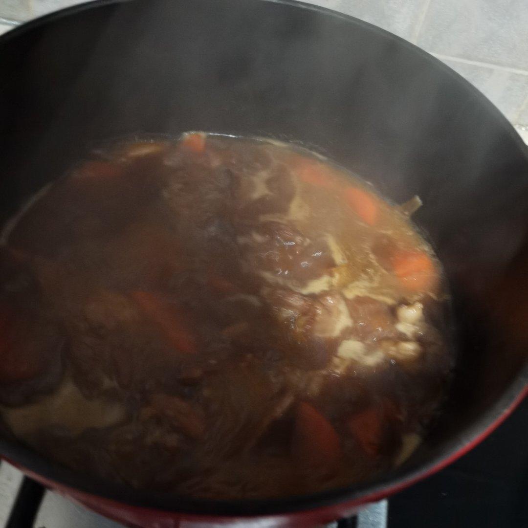 红烧羊肉煲