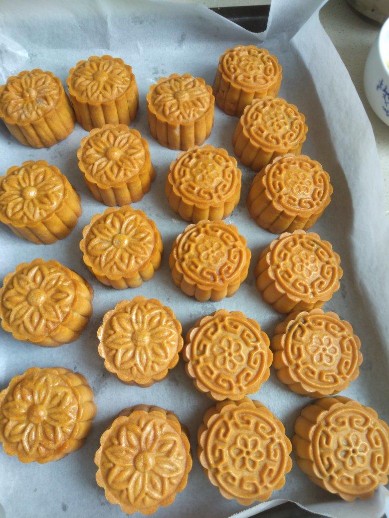 广式莲蓉蛋黄月饼（50克/个）