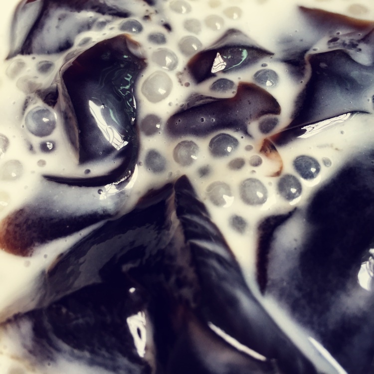 椰汁西米龟苓膏
