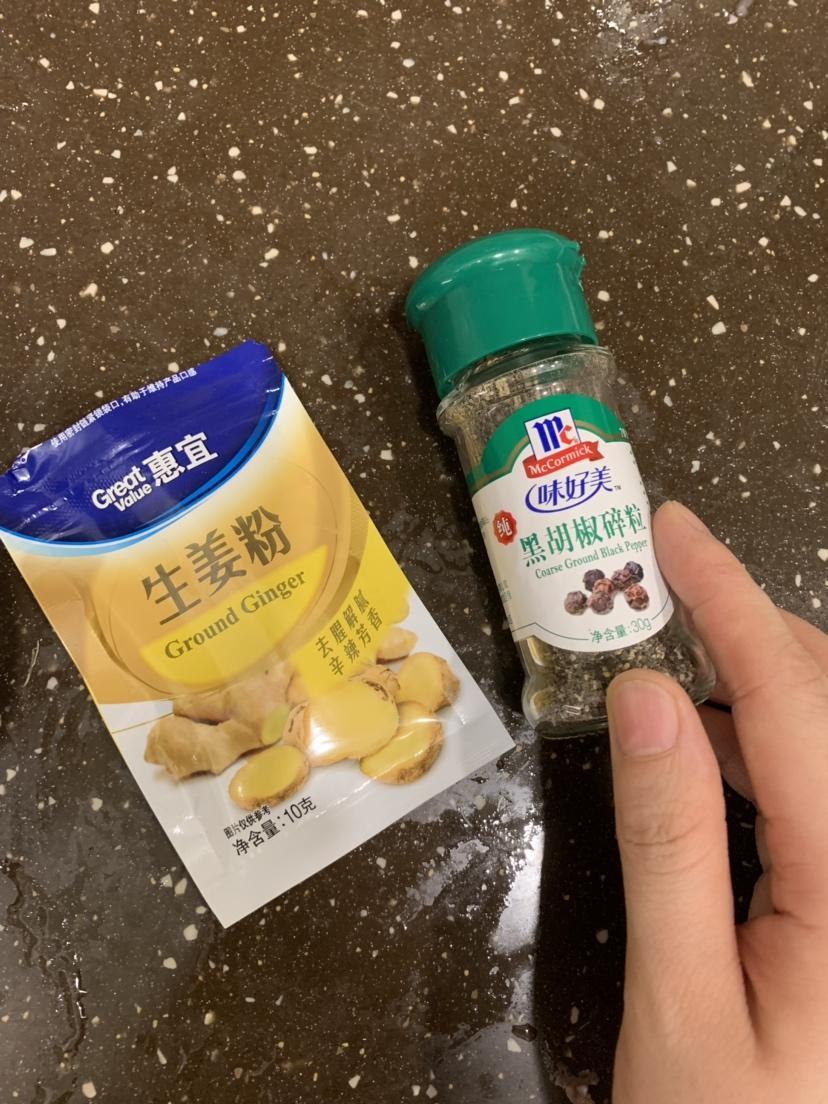 黑椒脆皮肠的做法 步骤3