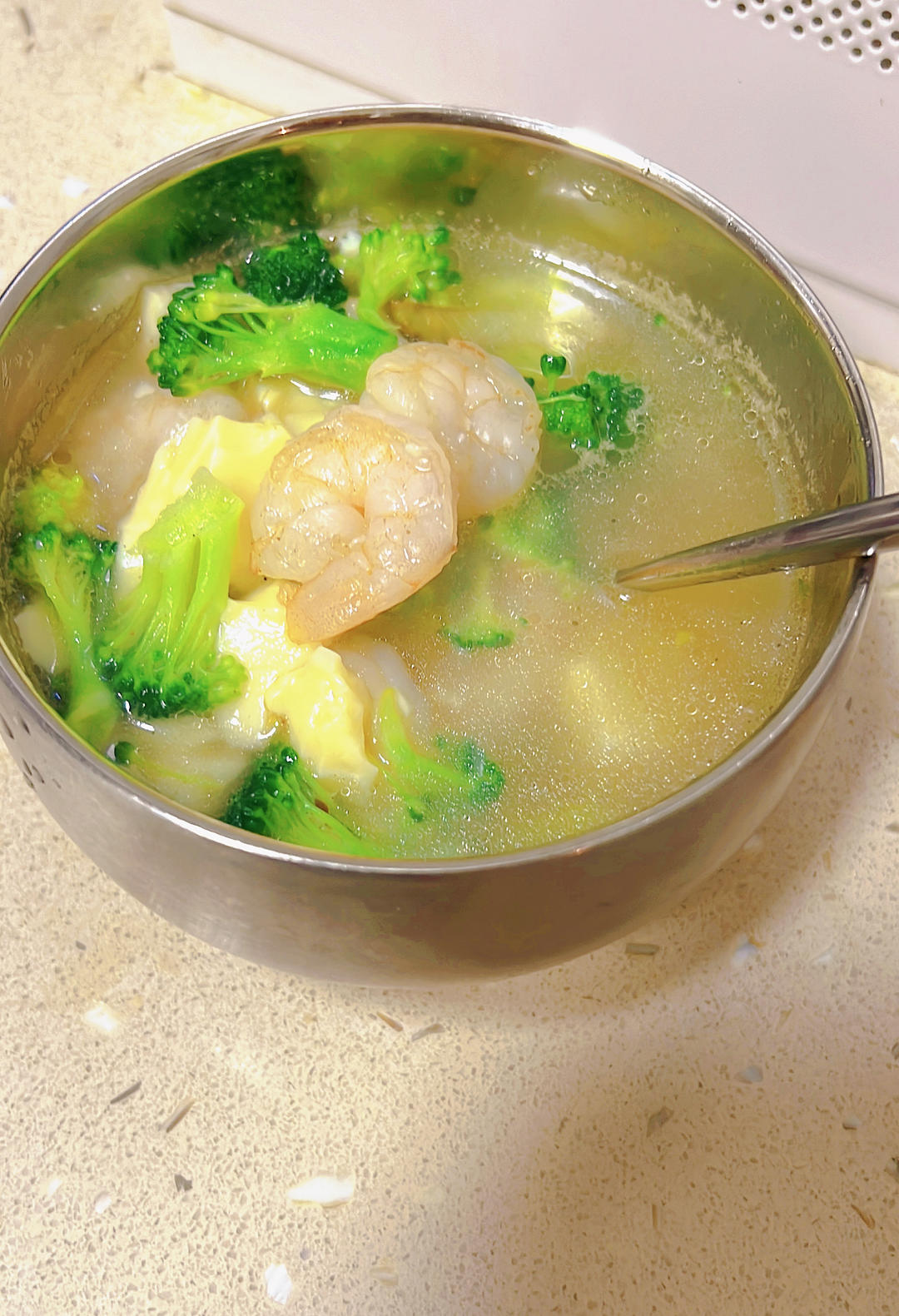 西兰花虾仁豆腐汤