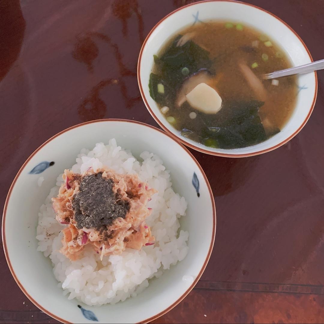 蛋黄酱金枪鱼饭