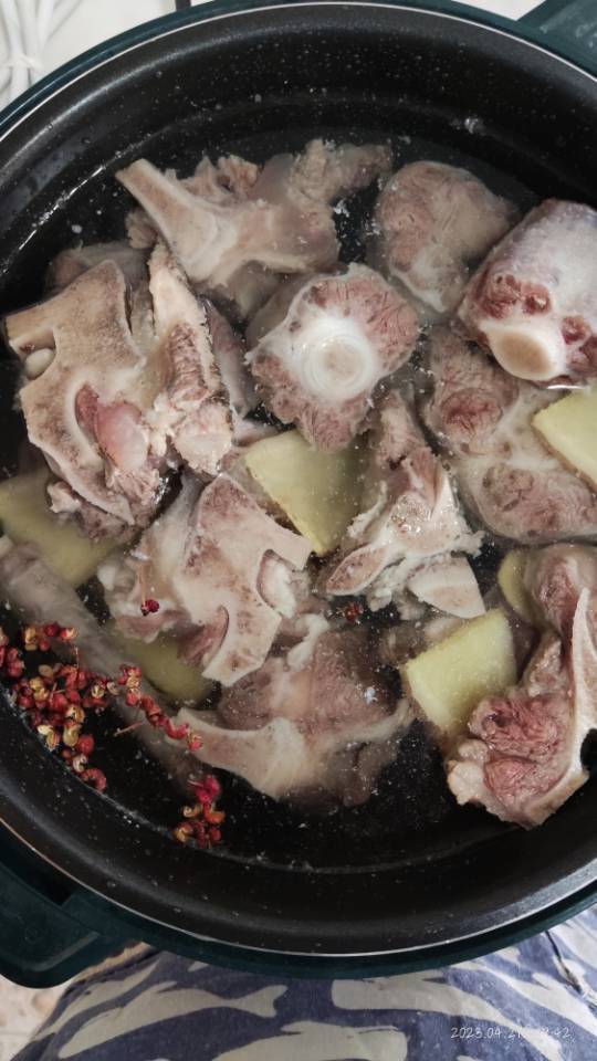牛尾汤(不仅汤好喝，牛尾更有滋味)
