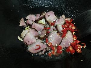 臭豆豉炒农家腊肉的做法 步骤14