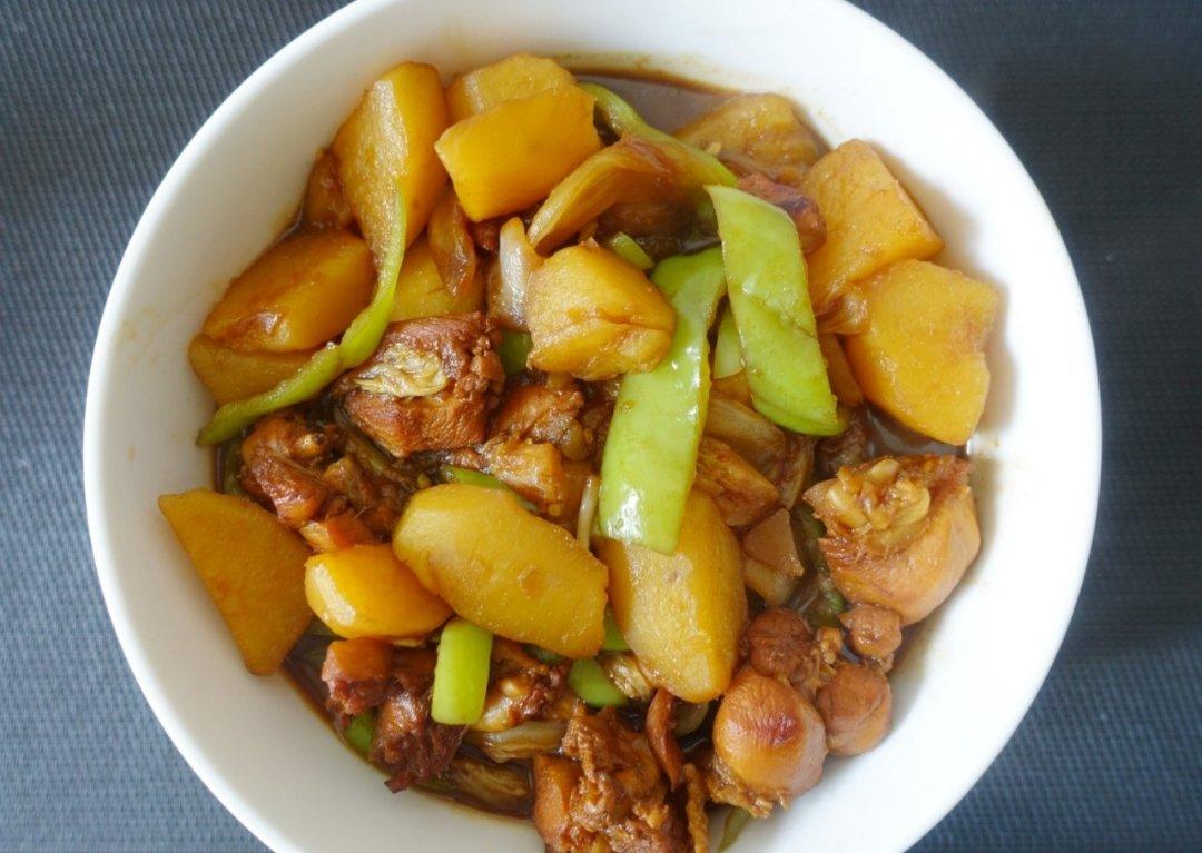 土豆烧鸡块（黄焖鸡）