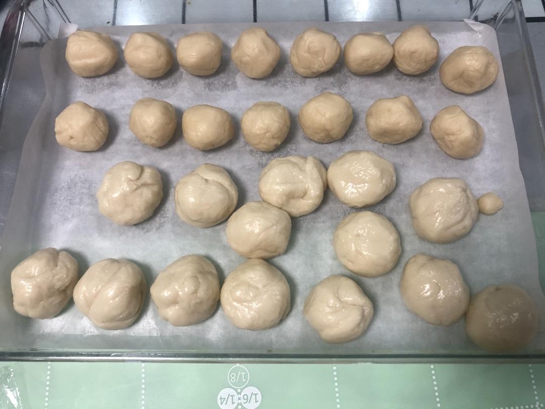 排四个小时队也买不到的鲜肉月饼，秘诀是放麻油！