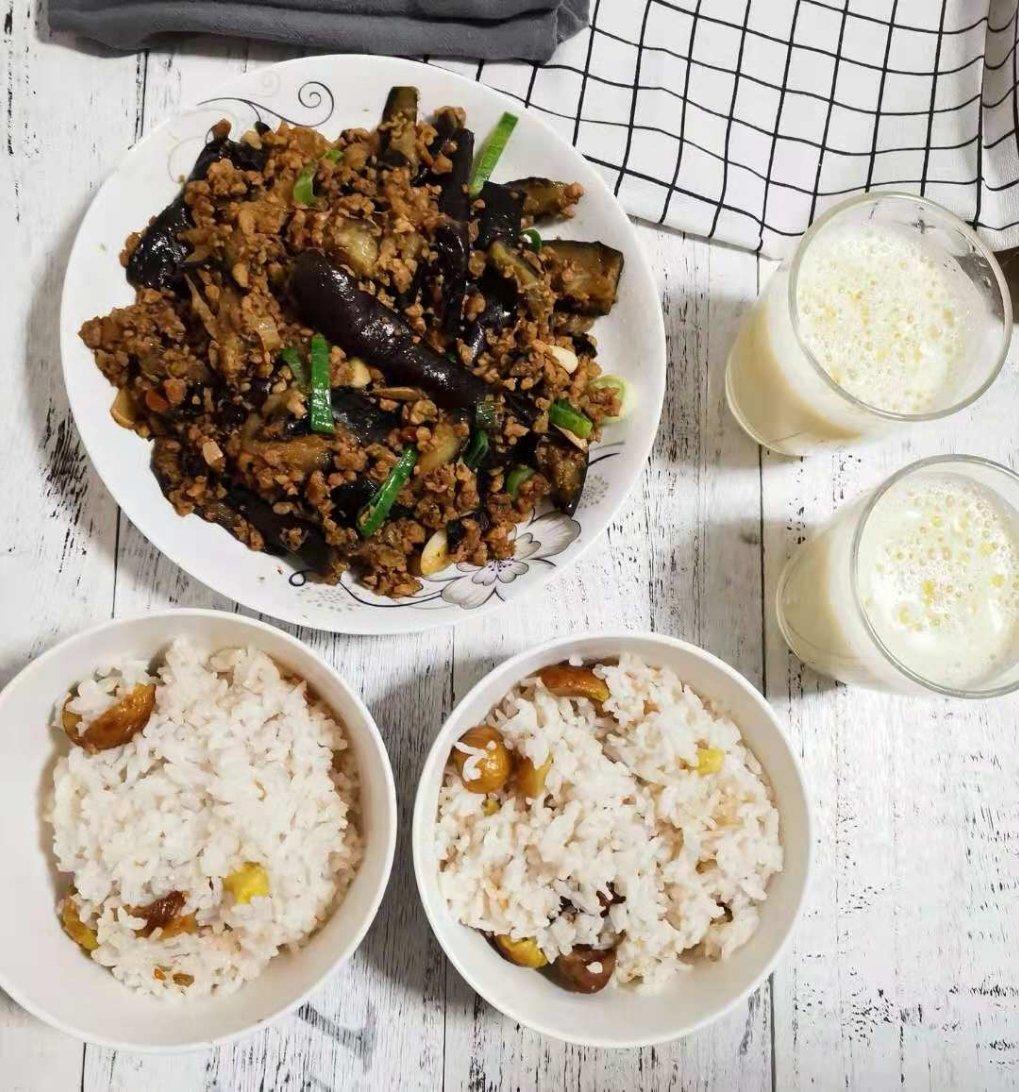 酱香肉末烧茄子